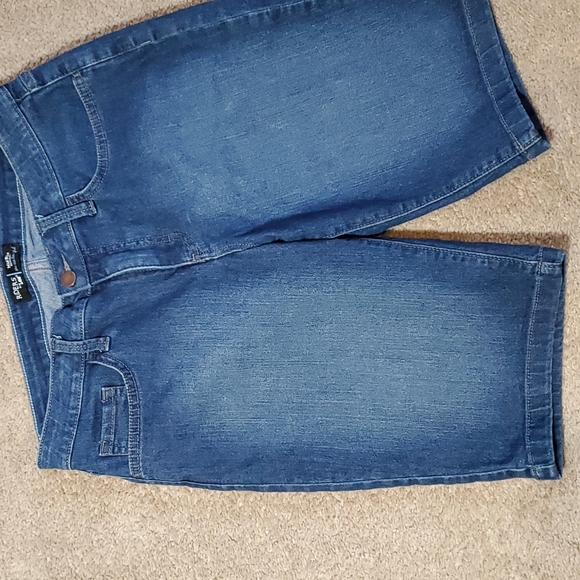 Riders Mid Rise Bermuda Shorts Size 8M Blue Denim - Picture 3 of 8
